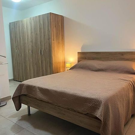 Modern Apartment In マルサスカーラ エクステリア 写真