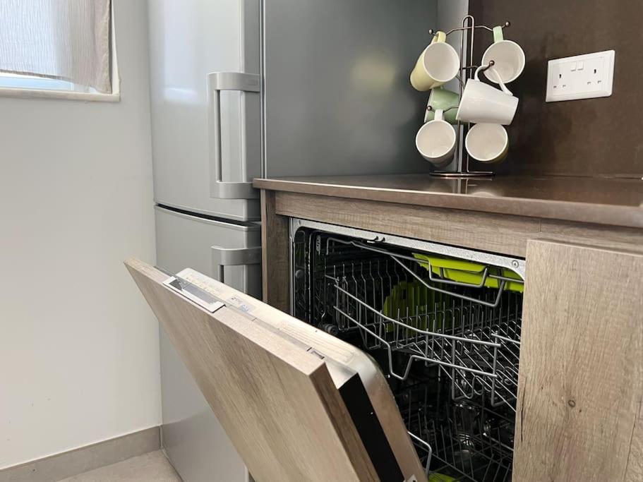 Modern Apartment In マルサスカーラ エクステリア 写真
